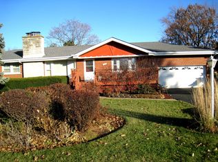 717 Roppolo Dr, Elk Grove Village, IL 60007