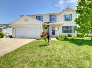 212 E Tomaras Ave, Savoy, IL 61874
