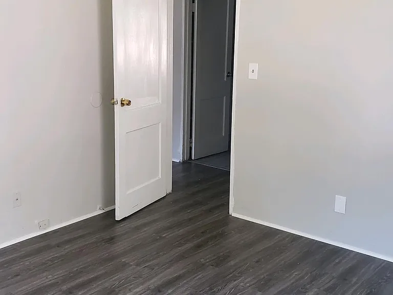 431 Howell Dr — Photo 11