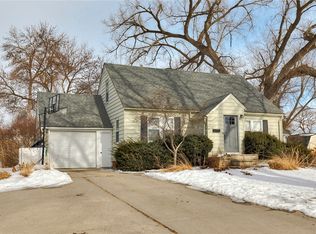 825 School St, Carlisle, IA 50047