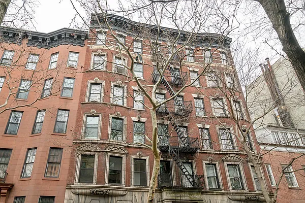 Rented by Douglas Elliman | media 8