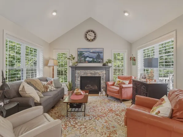 6 Wyndbrook Ln Unit 6, Tyngsboro, MA 01879