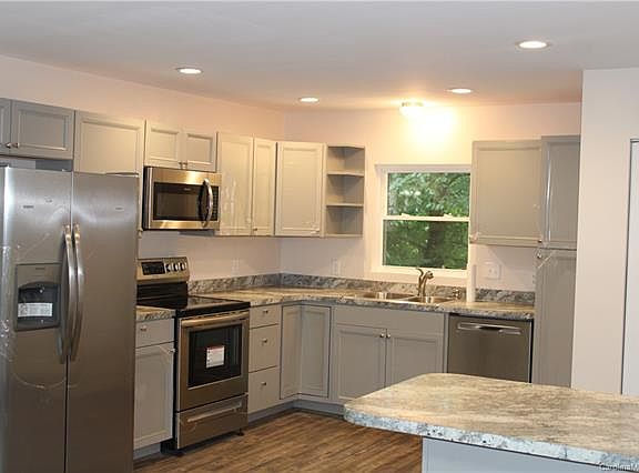 5th image of 365 Pineville Rd #6