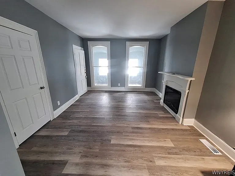 200 W Tupper St #1 — Photo 16