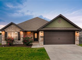 820 Benton St, Prairie Grove, AR 72753