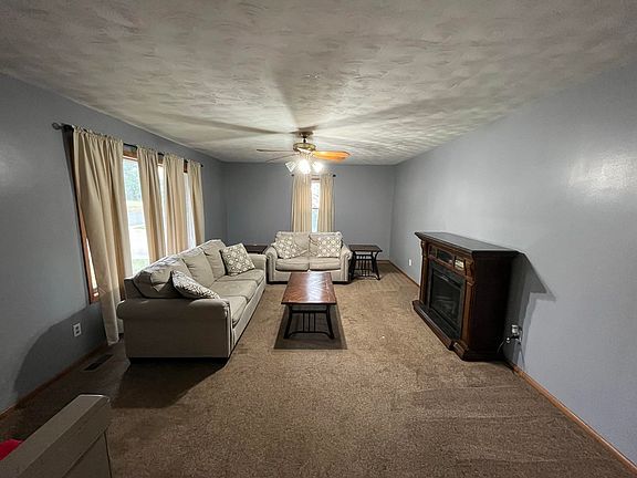2nd image of 2107 Hart Ave