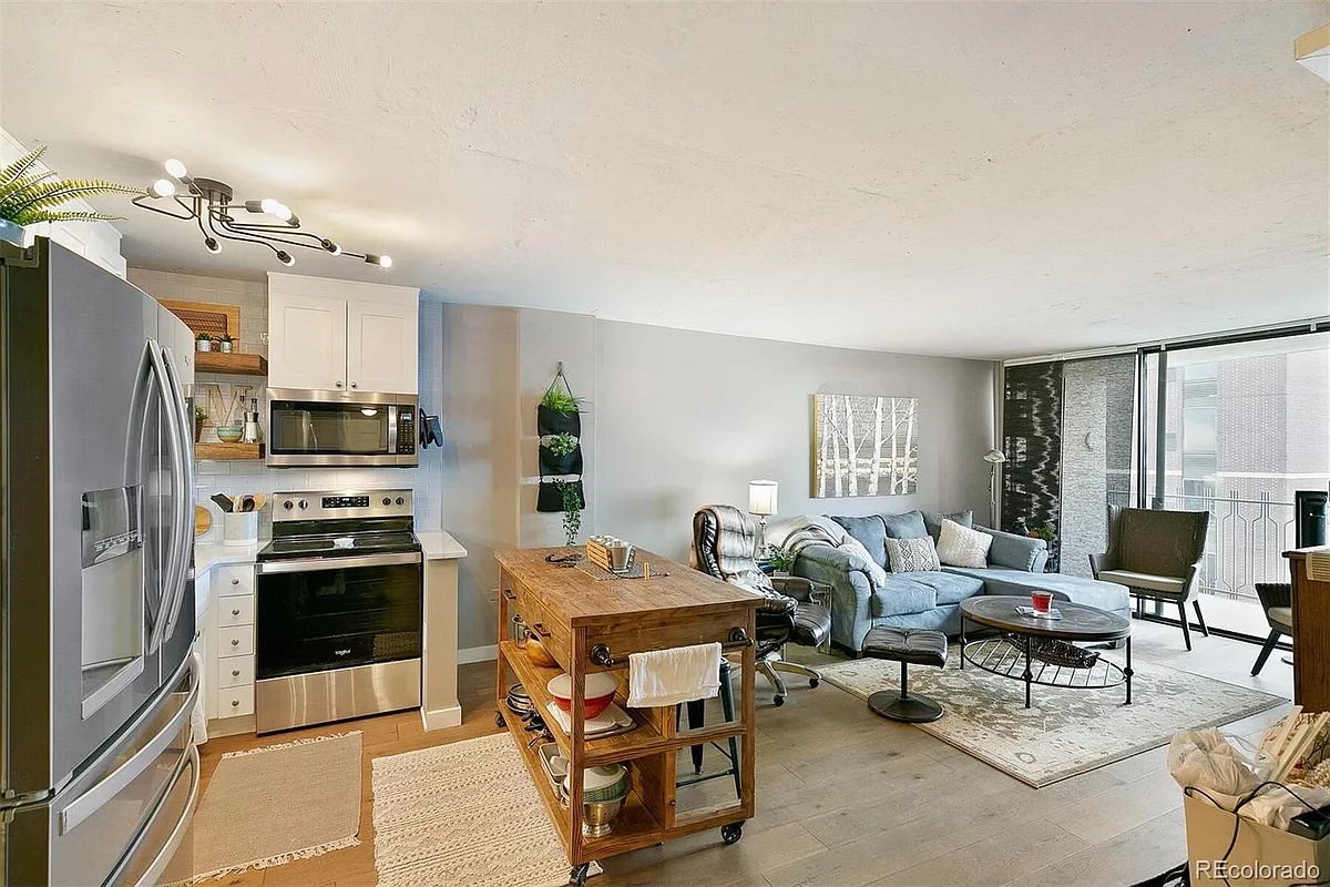 Building Photo - 1020 15th St #28M