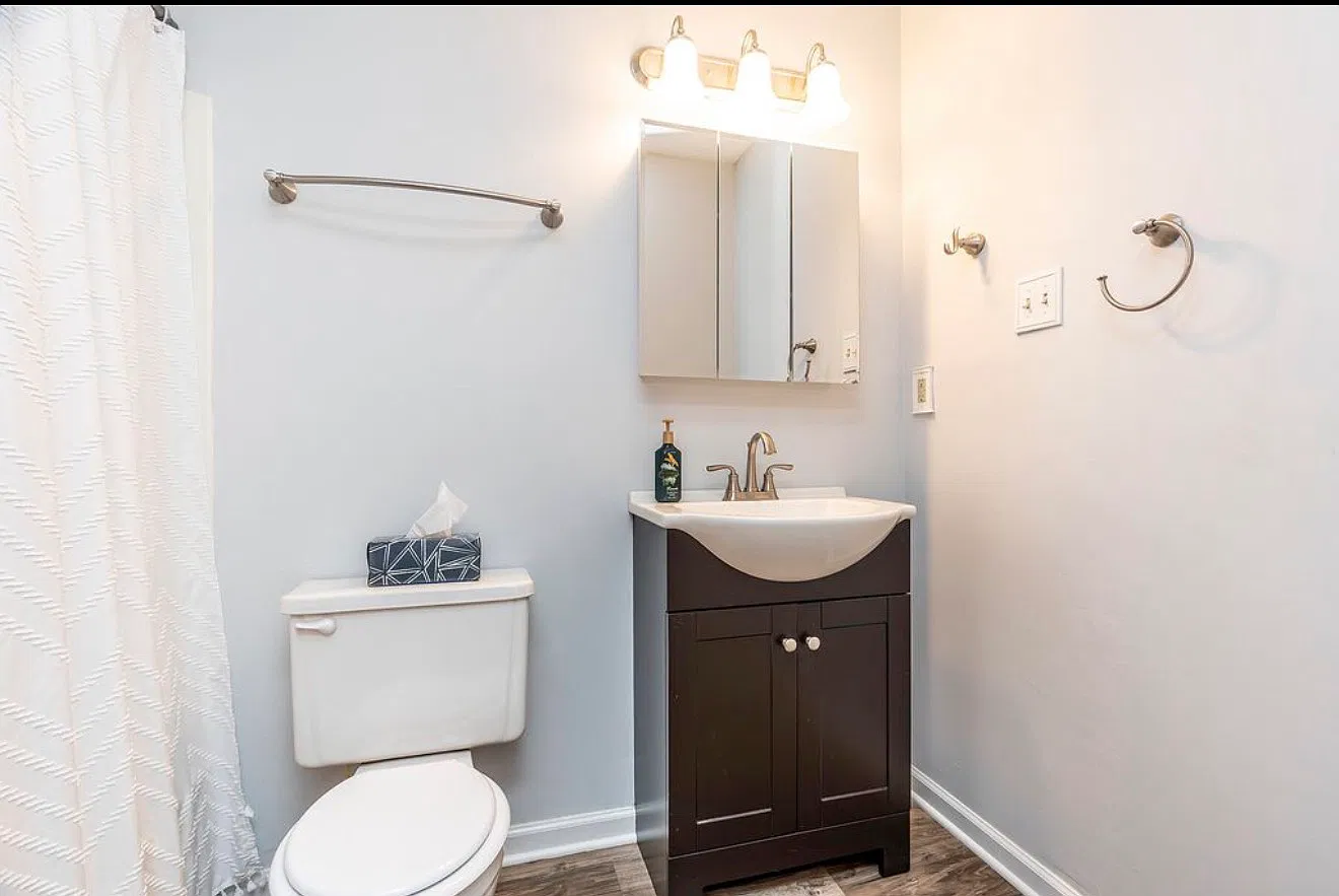 3 bed, 1363 sqft, $2,000 — Photo 4