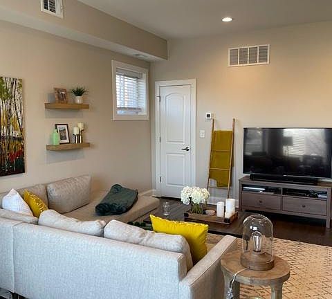 4th image of 4437 N Paulina St #1