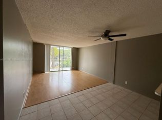 500 Executive Center Dr APT 2L, West Palm Beach, FL 33401