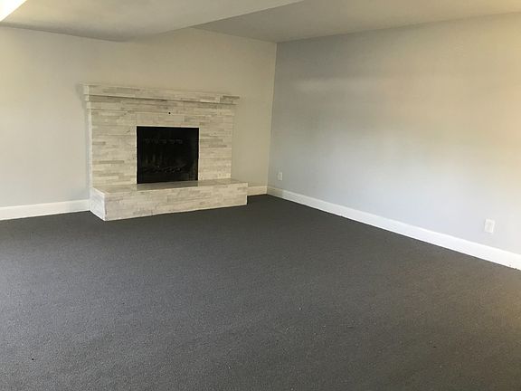3rd image of 2673 Fairhill Dr