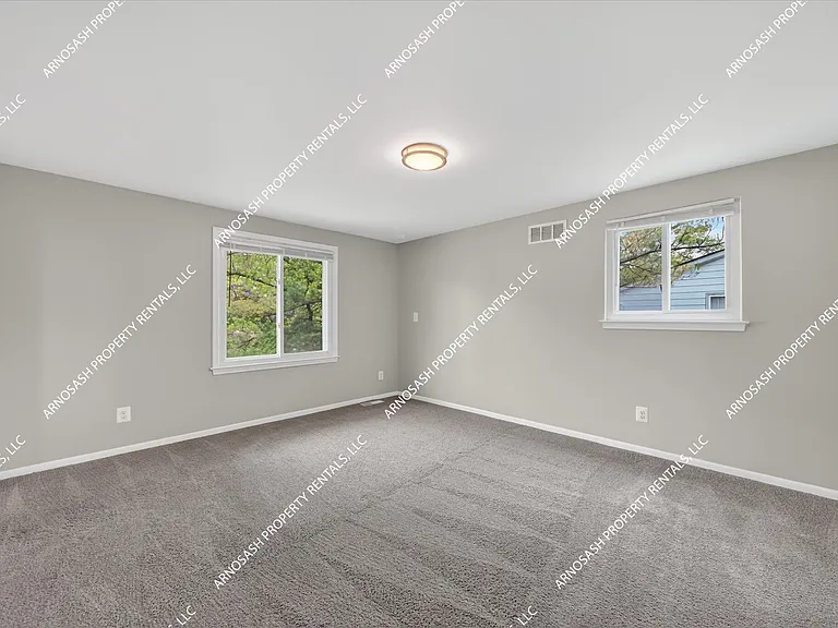 27345 Harvard Rd — Photo 27