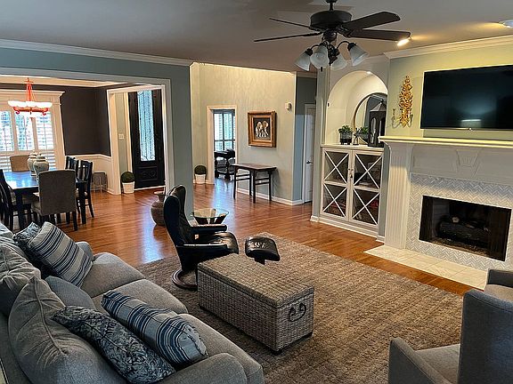 4th image of 112 Village Creek Ct
