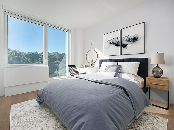 4th image of 4650 Broadway #1705