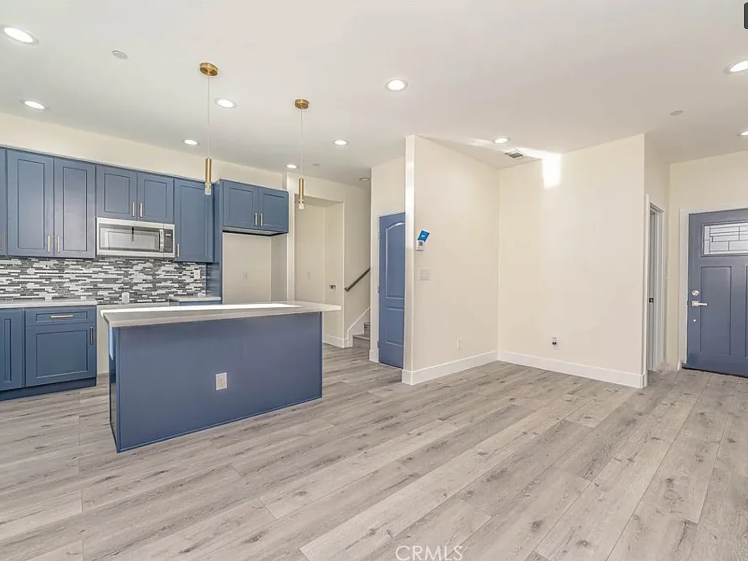 3 bed, 1.5 bath, 1000 sqft, $3,700 — Photo 3