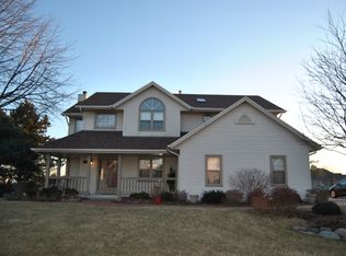3111 E James Dr, Oak Creek, WI 53154