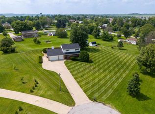 6410 Meadowlark Dr, Cedar Rapids, IA 52404