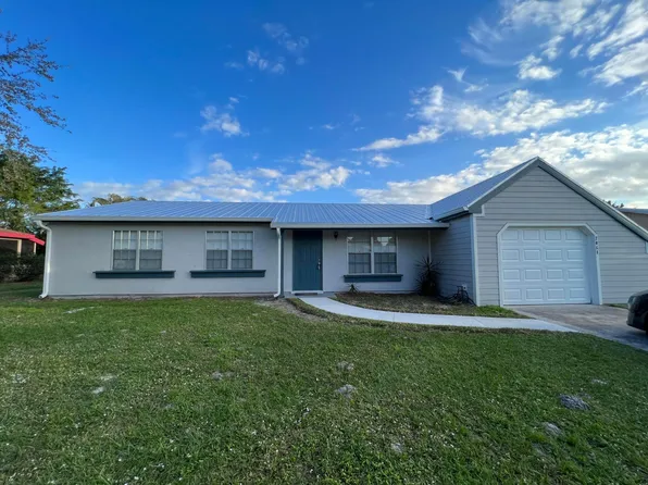 2061 SE Hideaway Circle, Port St Lucie, FL 34952