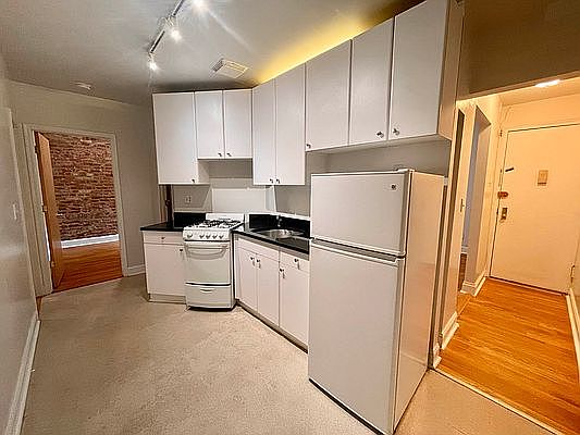 1st image of 98 Thompson St #30B