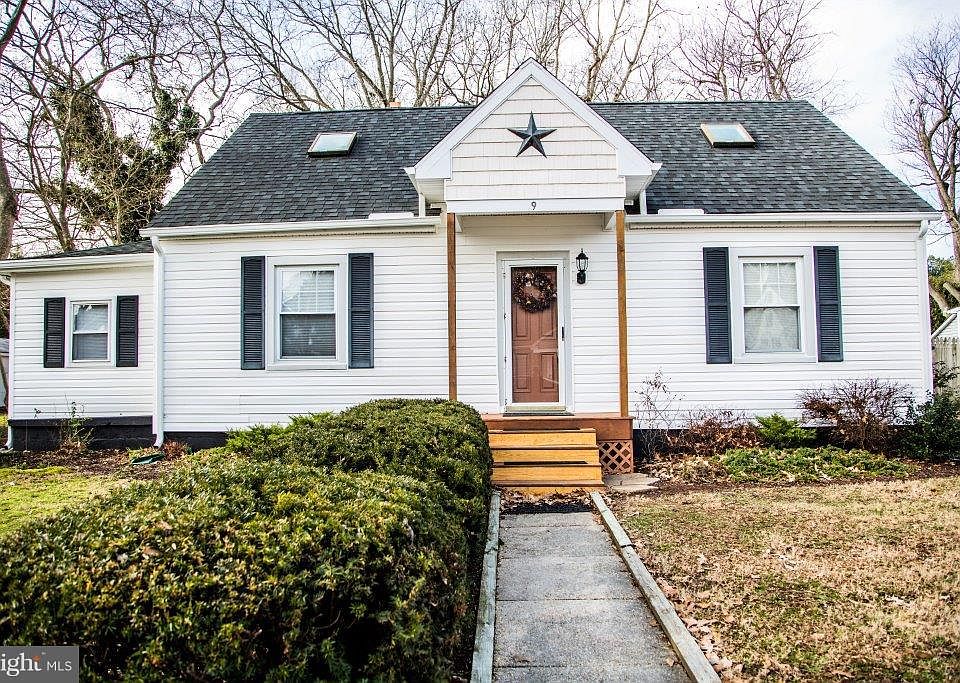 1st image of 9 Bay Heights Ave