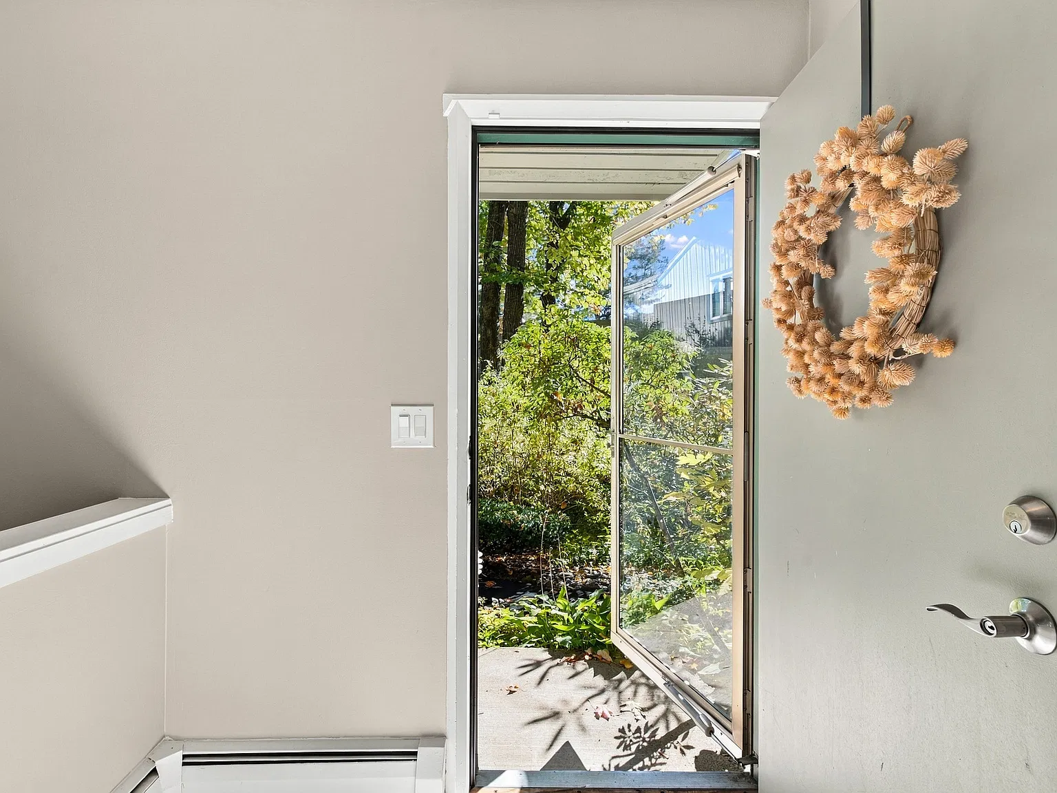 2 bed, 1.5 bath, 1533 sqft, $3,000 — Photo 3