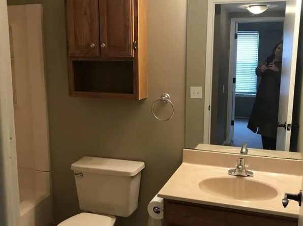 2802 Willow Ct #A, Lake Orion, MI 48360