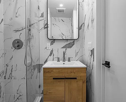 5th image of 253 W 15th St #5B
