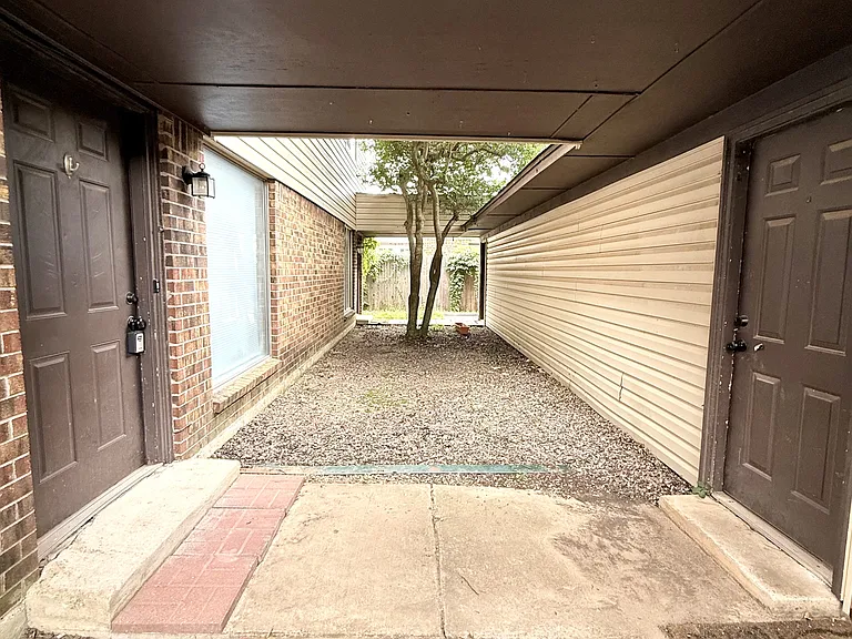 1334 Eastgate Dr #1 — Photo 3