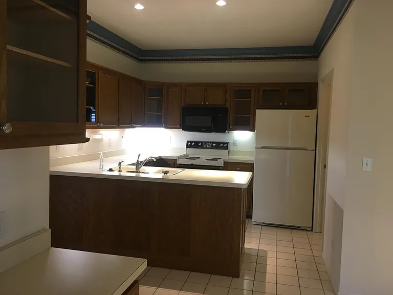 742 E Pepperridge Dr — Photo 3