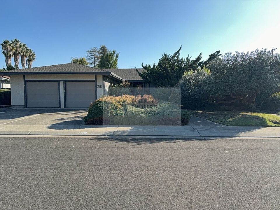 1st image of 2610 Lakeview Dr