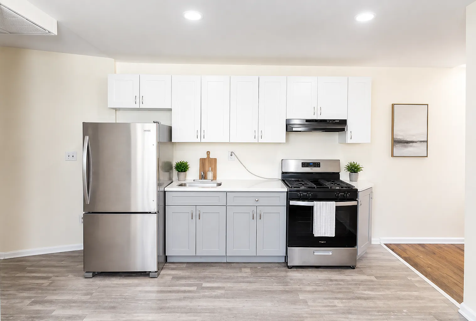 4 bed, $2,450 — Photo 1