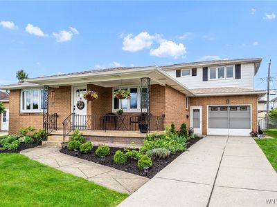 64 Fairelm Ln, Cheektowaga, NY, 14227