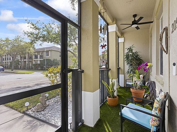 4th image of 2093 SE Glen Ridge Drive