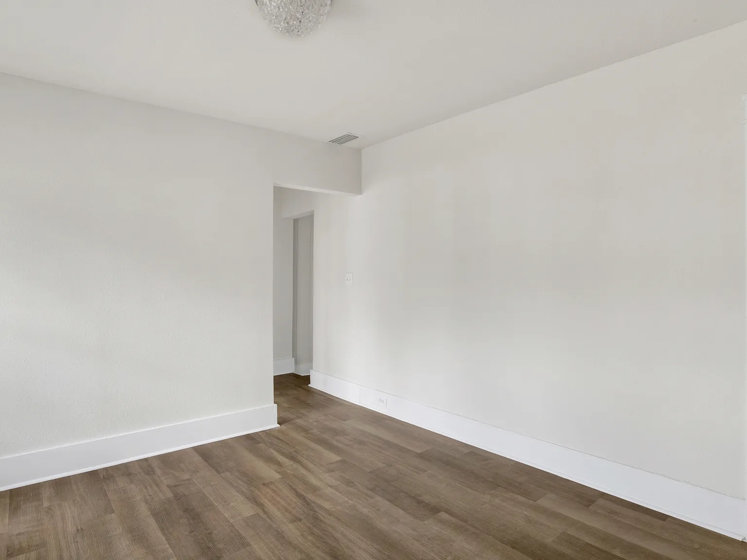 1009 Miami Street - 1 — Photo 3