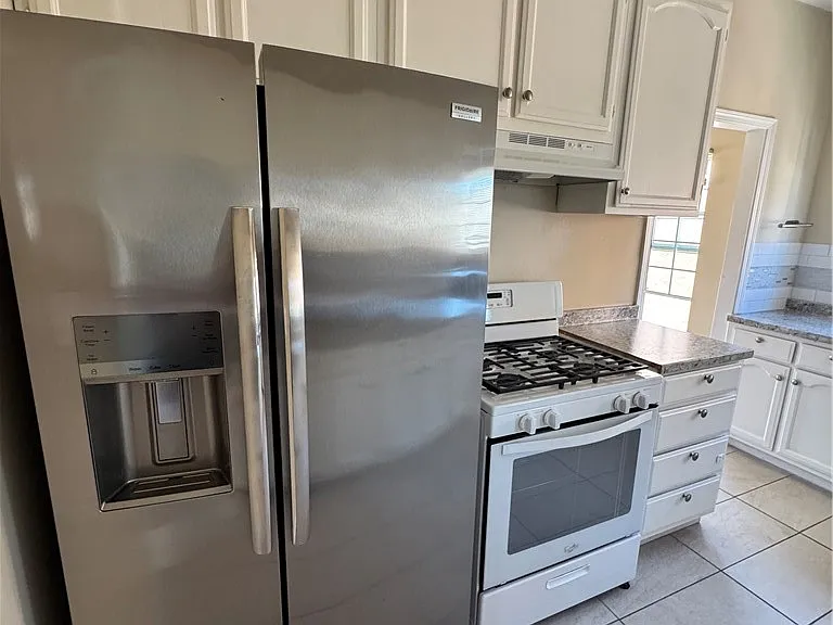 1046 S Citrus Ave — Photo 63