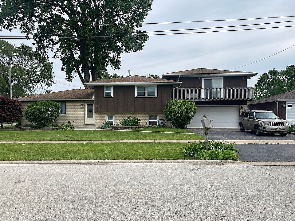 1st image of 4401 W 142nd St