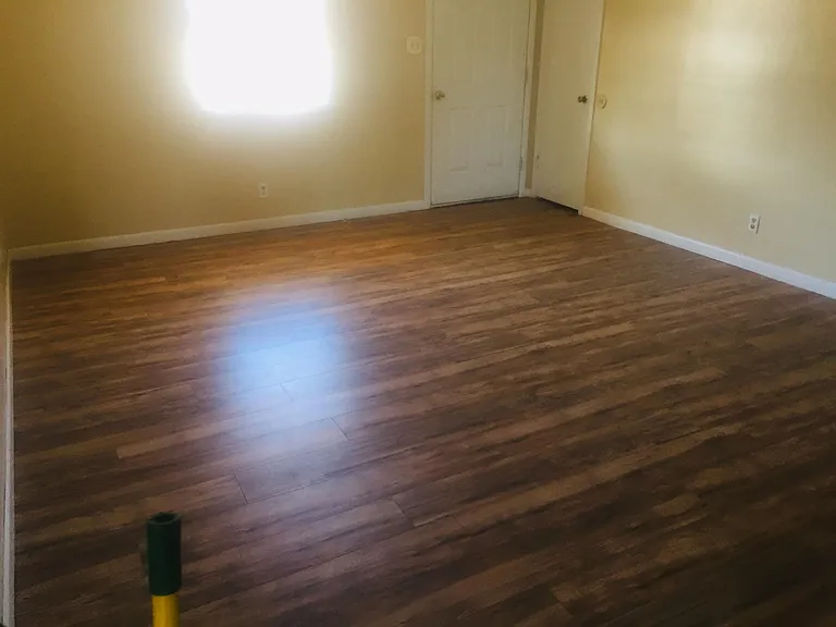 404 Wilson St — Photo 4