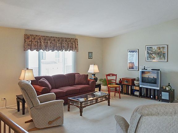 3rd image of 340 Taylor Ct #340