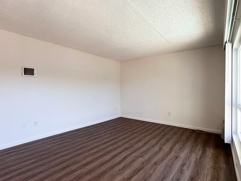 Orange Plaza Villa Apartments — Photo 16