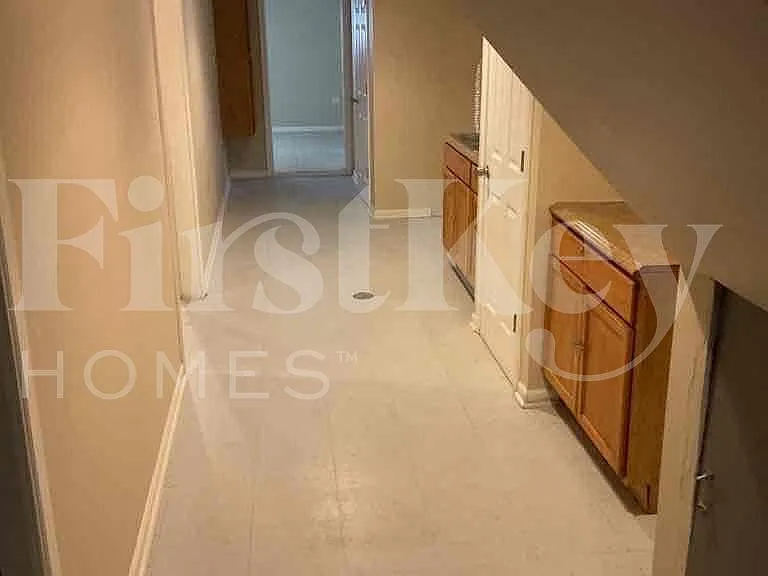 8725 S Luella Ave — Photo 12