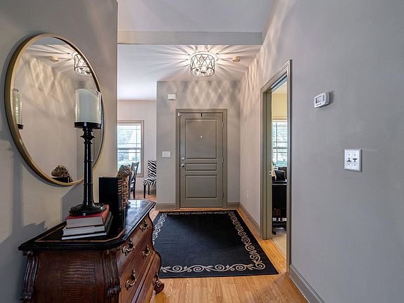 4th image of 104 Megan Ct
