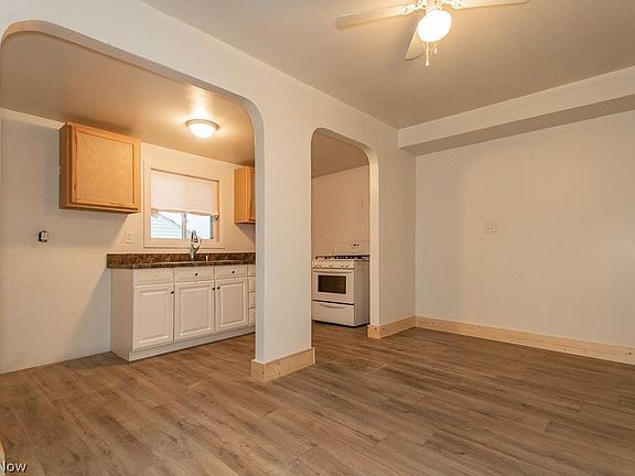 2nd image of 12422 Grimsby Ave