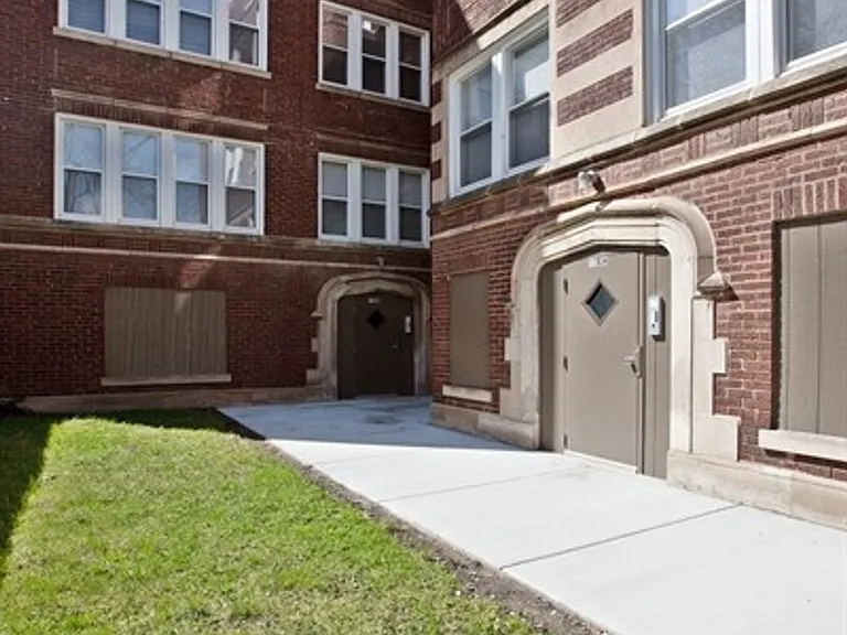 11932 S Stewart Ave — Photo 9