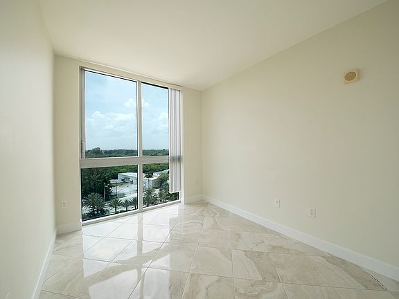 5th image of 3000 Oasis Grand Blvd APT 1001