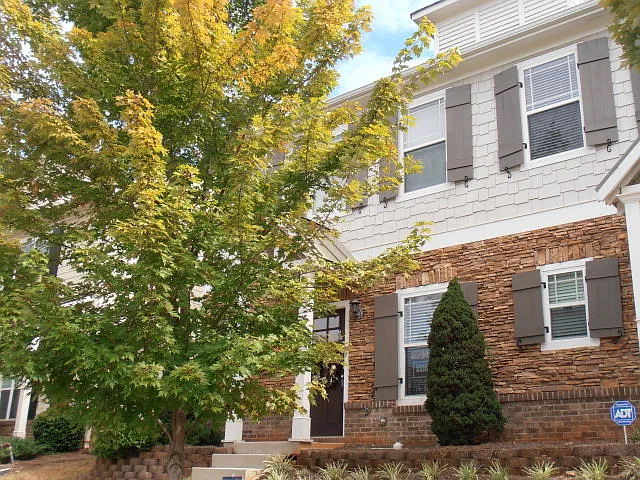 Spacious 3-Bedroom Townhome in Whitehall Village | Pre-Leasing for August 2027! — Photo 2