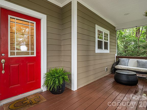 3rd image of 29 Winding Rd