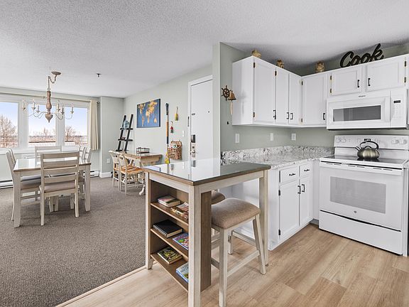 5th image of 1373 Post Road #8E