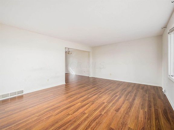4th image of 1851 Tamarack Cir S