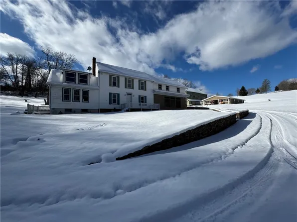 747 Forever Ln, Ligonier, PA 15658