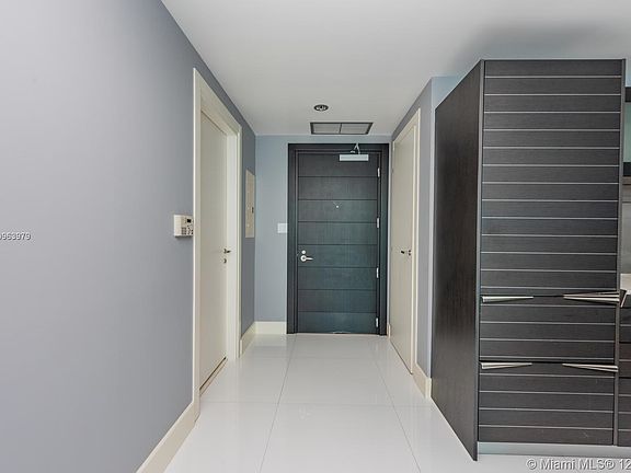 3rd image of 200 Biscayne Boulevard Way APT 3411